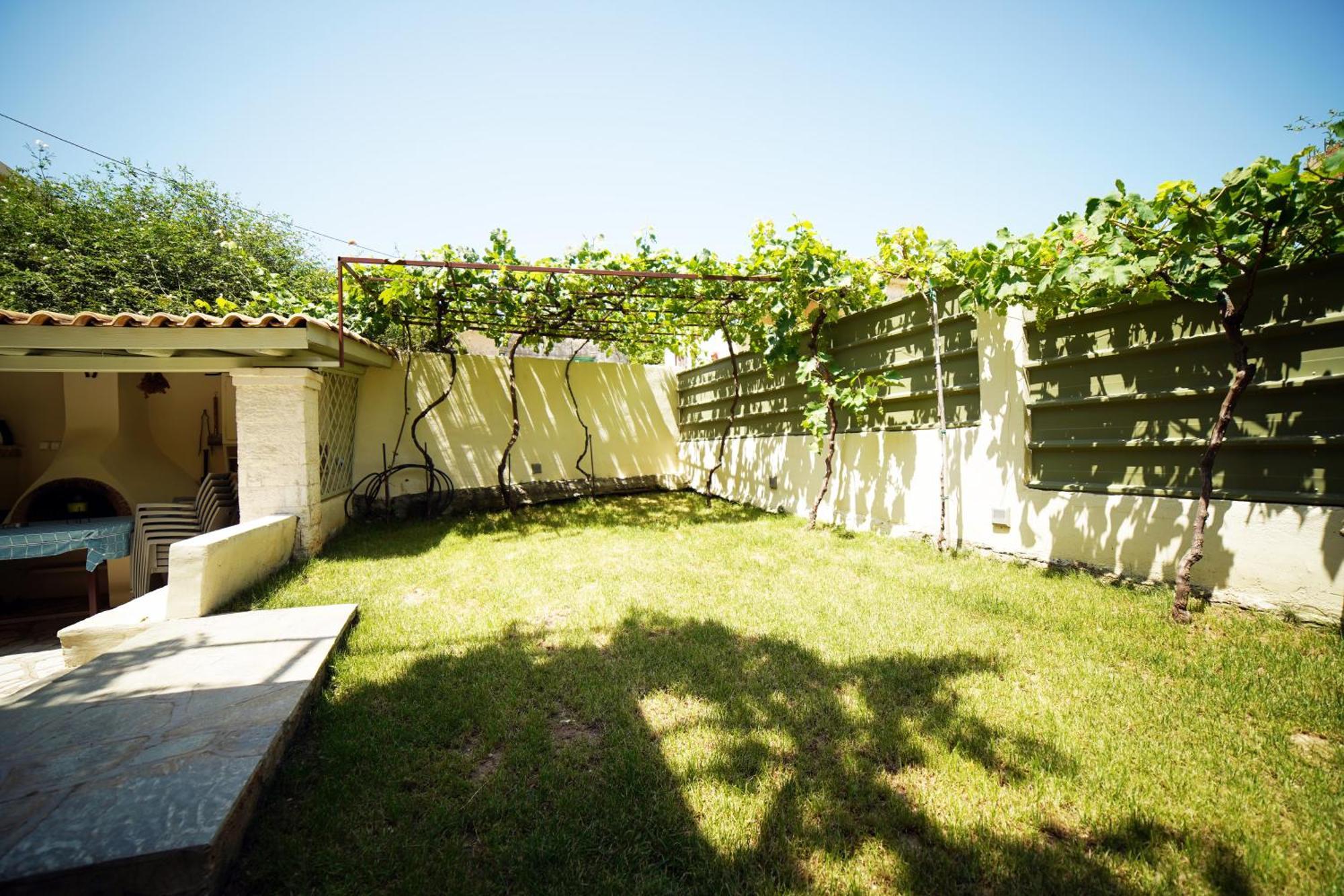 Palairos Historic Property Exterior photo