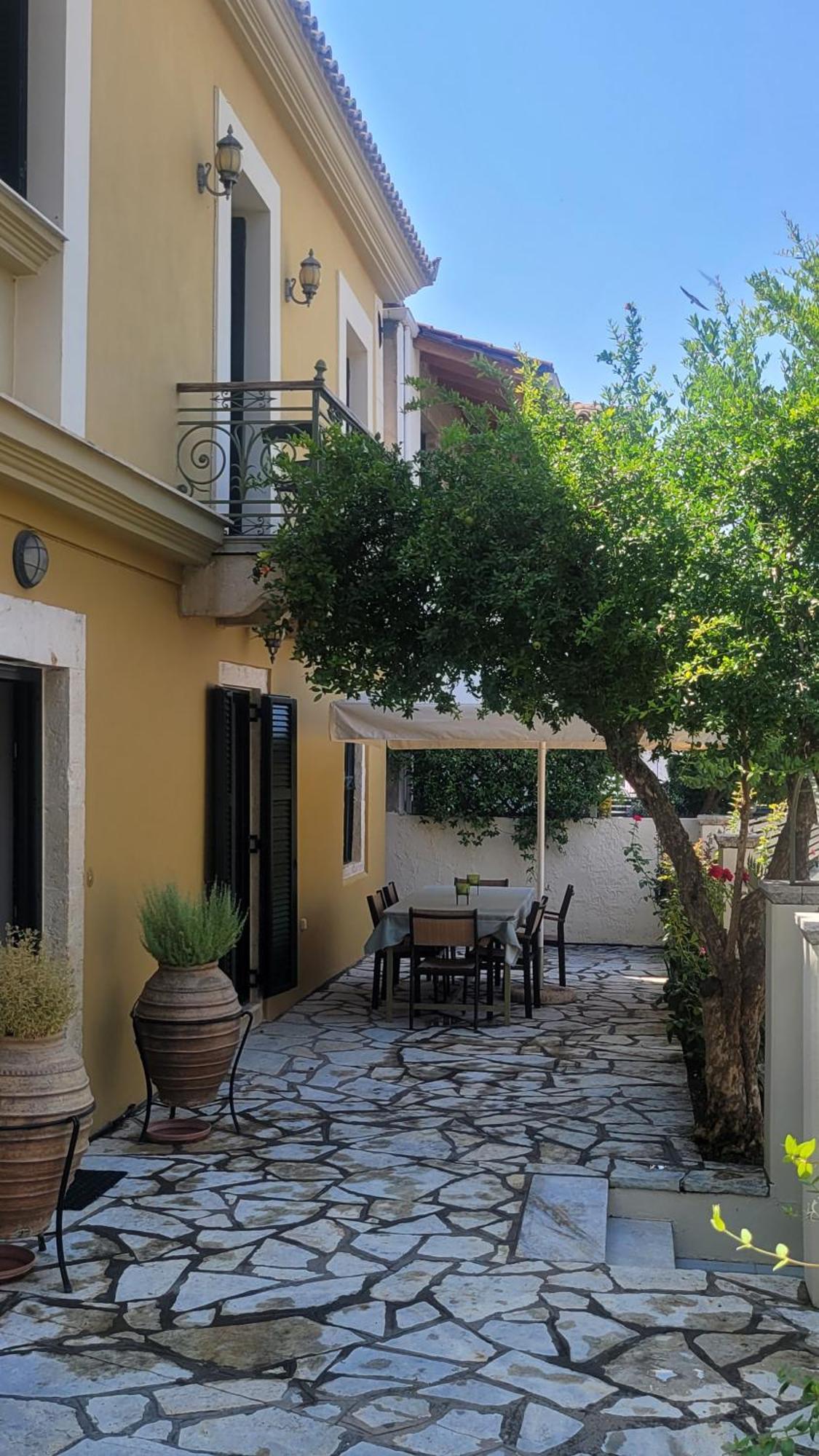 Palairos Historic Property Exterior photo